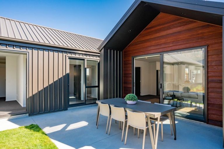 Photo of property in 12 Wheat Street, Jacks Point, Queenstown, 9371