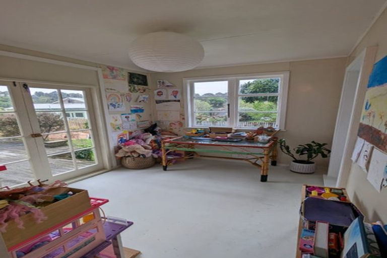 Photo of property in 46 Wellington Road, Paekakariki, 5034