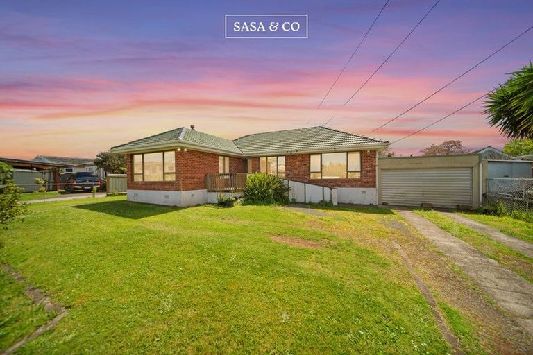 Photo of property in 3 Hallberry Road, Mangere East, Auckland, 2024