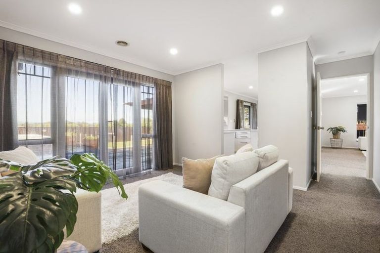 Photo of property in 49 Ayrshire Drive, Grandview Heights, Hamilton, 3200