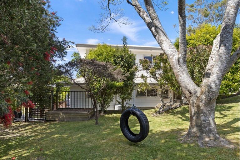 Photo of property in 13 Orewa Heights Crescent, Orewa, 0931