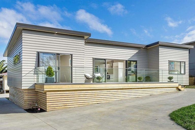 Photo of property in 25a Arrow Road, Forrest Hill, Auckland, 0620