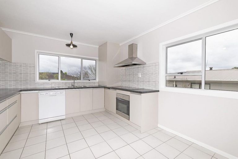 Photo of property in 207 Don Buck Road, Massey, Auckland, 0614