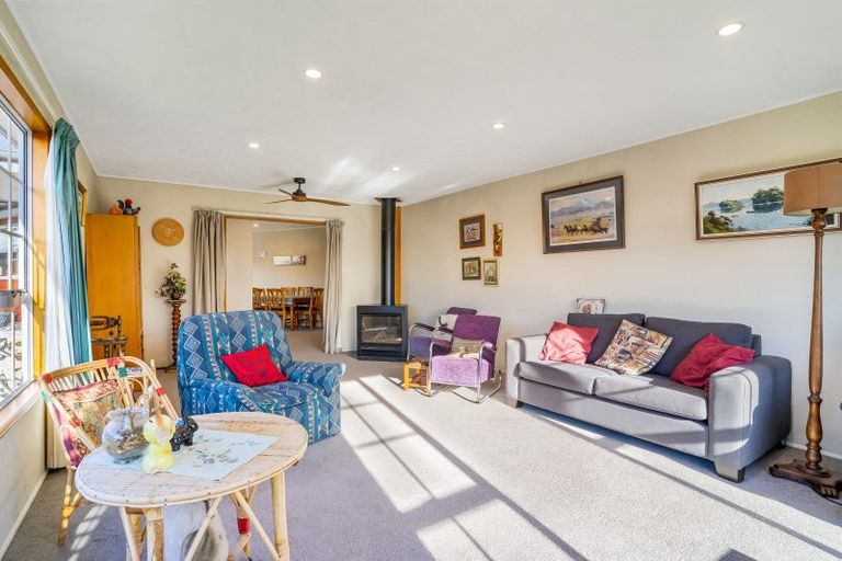 Photo of property in 11 Calder Place, Winton, 9720