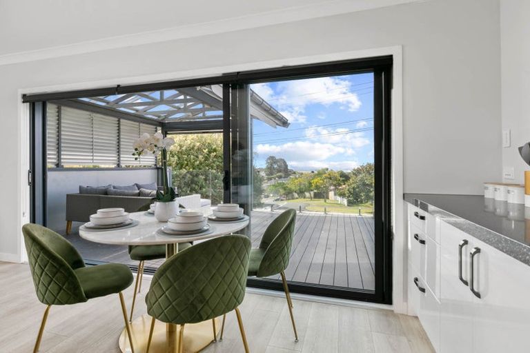 Photo of property in 2a Redwood Drive, Massey, Auckland, 0614