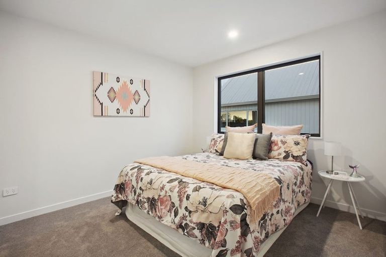 Photo of property in 77a Schoolside Road, Kumeu, 0810