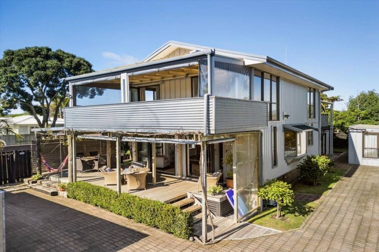 Photo of property in 988 Papamoa Beach Road, Papamoa Beach, Papamoa, 3118