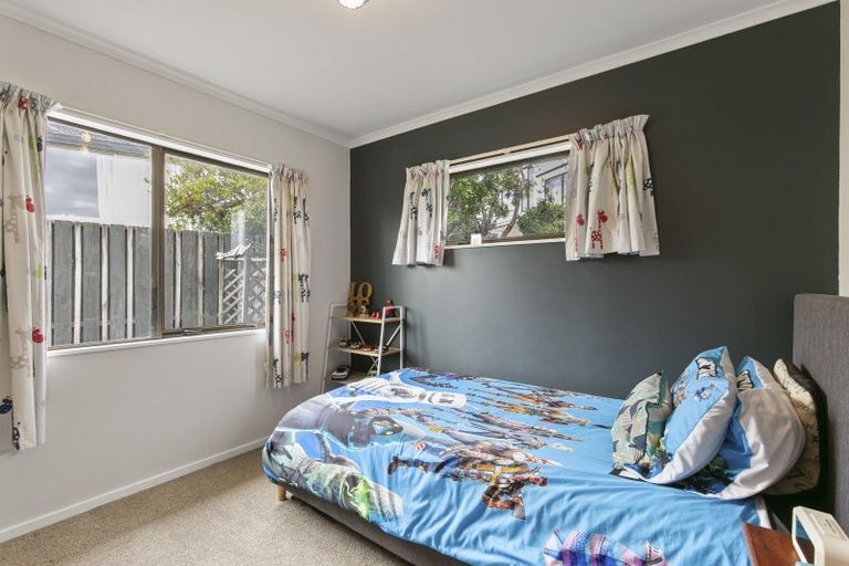 Photo of property in 35 Pelorous Street, Paparangi, Wellington, 6037