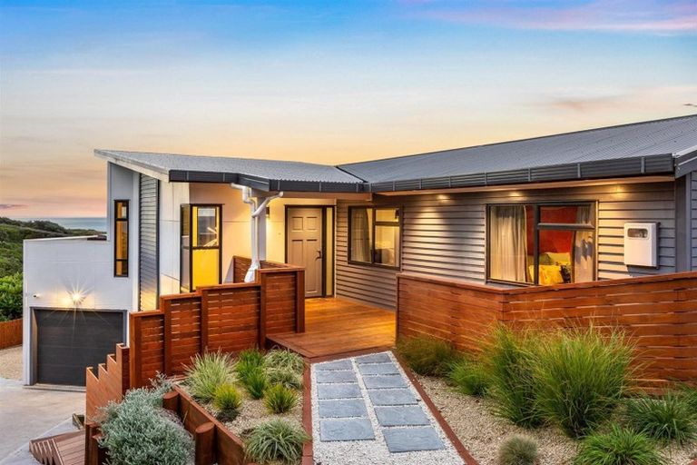 Photo of property in 15 Patiki Place, Titahi Bay, Porirua, 5022