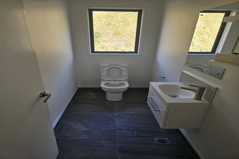 Photo of property in 39 Oakum Road, Whitby, Porirua, 5024