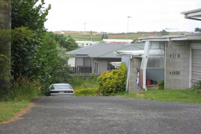 Photo of property in 11 Henry Curd Terrace, Pukekohe, 2120