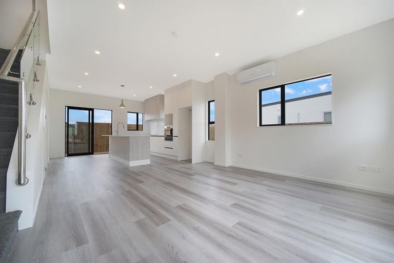 Photo of property in 42 Holcroft Street, Papakura, 2110