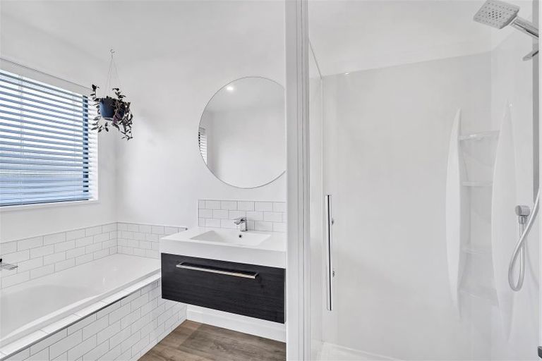 Photo of property in 6 Fry Place, Rolleston, 7614