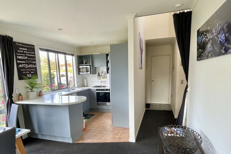 Photo of property in 9 Meadowbrook Place, Wanaka, 9305