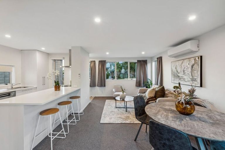 Photo of property in 4a Bosun Place, Te Atatu Peninsula, Auckland, 0610