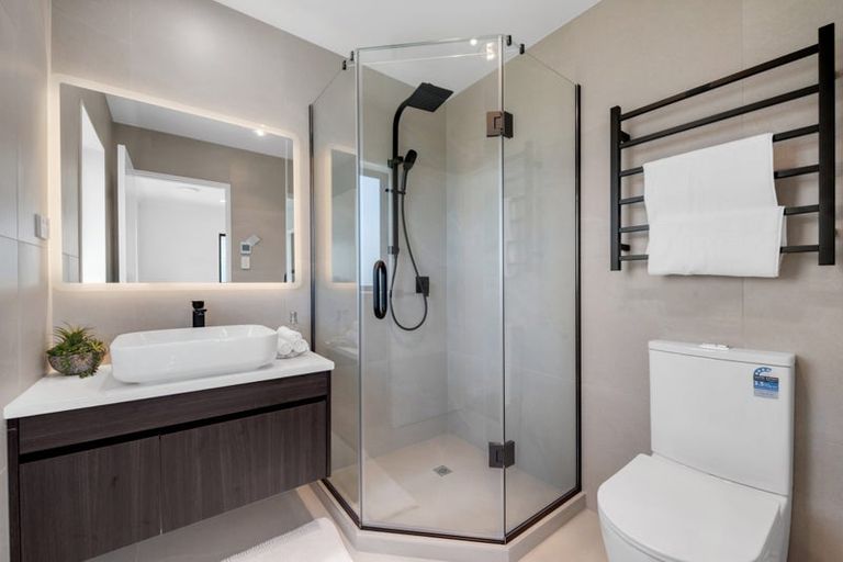 Photo of property in 14 Parkmore Drive, Rosehill, 2113
