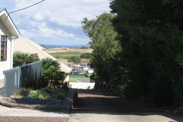 Photo of property in 644 East Coast Road, Pinehill, Auckland, 0630