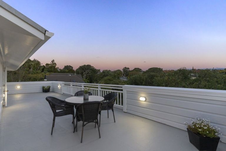 Photo of property in 21 Simla Crescent, Khandallah, Wellington, 6035