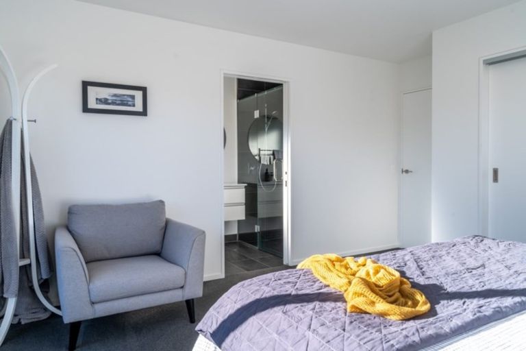 Photo of property in 46 Mount Creighton Crescent, Wanaka, 9305