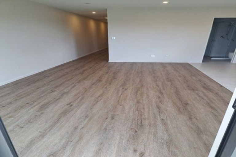 Photo of property in 20 Rorotu Avenue, Karaka, 2113