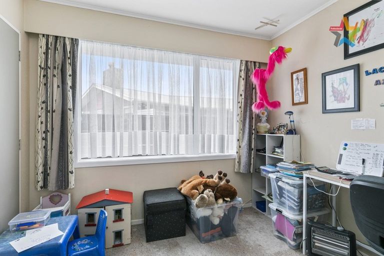 Photo of property in 9 Kerepehi Grove, Wainuiomata, Lower Hutt, 5014