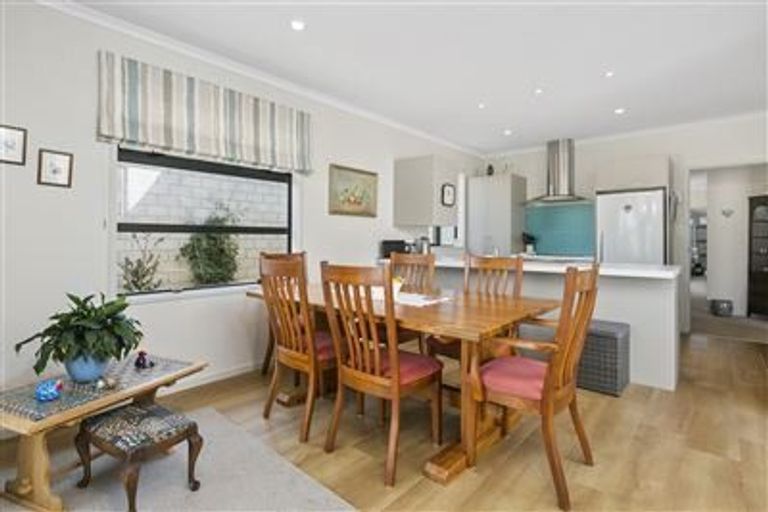 Photo of property in 48 Scoria Close, Pyes Pa, Tauranga, 3112