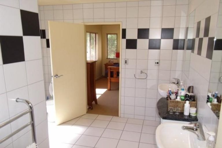 Photo of property in 40a Kensington Drive, Taradale, Napier, 4112