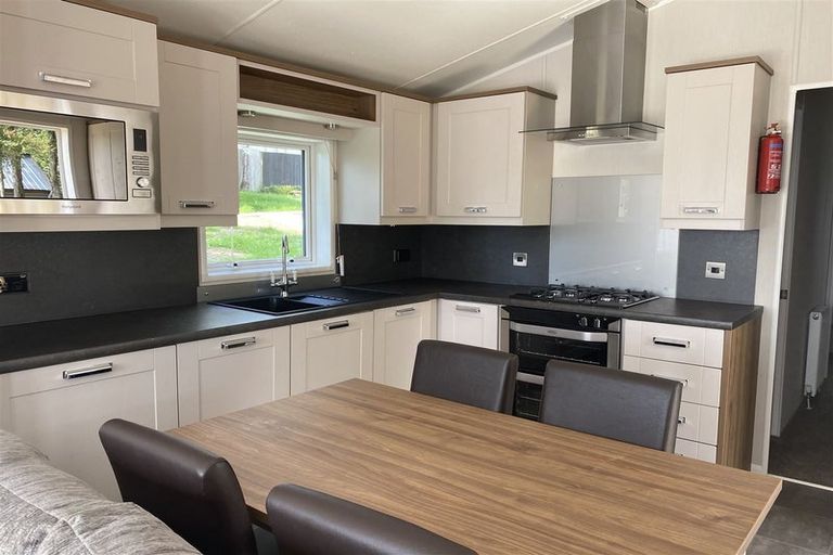 Photo of property in 87b Kaurilands Road, Titirangi, Auckland, 0604