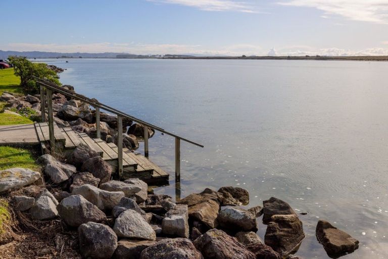 Photo of property in 16 Little Waihi Road, Maketu, 3189