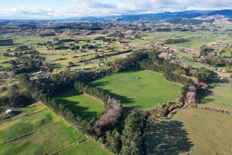 Photo of property in 35 Old Coach Road South, Otaki Beach, Otaki, 5512