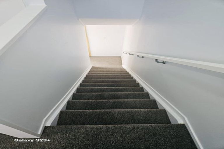 Photo of property in 12 Kevale Place, Manurewa, Auckland, 2102