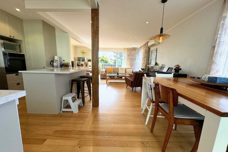 Photo of property in 185 Waimumu Road, Massey, Auckland, 0614