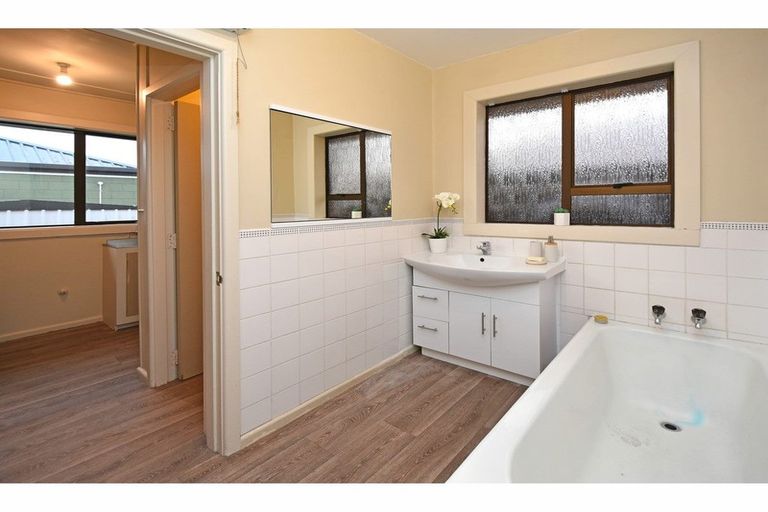 Photo of property in 224 Harewood Road, Bishopdale, Christchurch, 8053