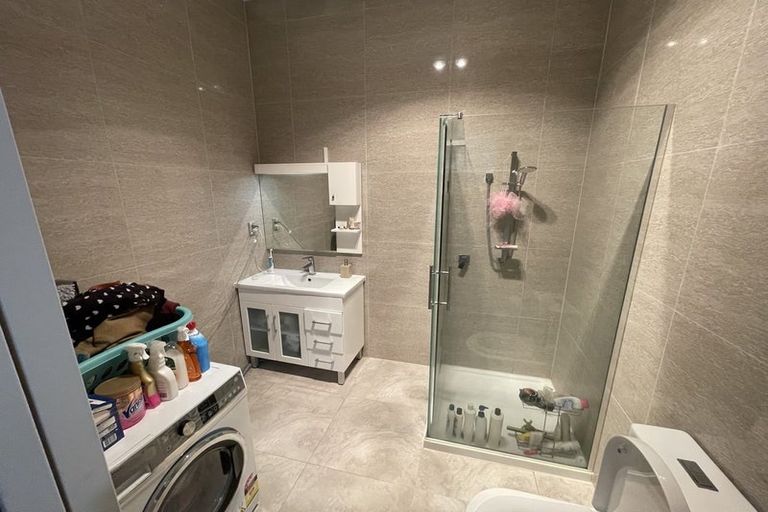 Photo of property in 10c Carlos Drive, Flat Bush, Auckland, 2016