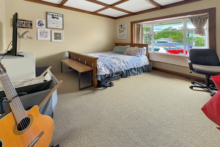 Photo of property in 90 Chelwood Street, Takaro, Palmerston North, 4412