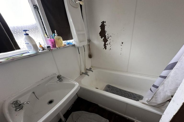 Photo of property in 11 Hinemoa Street, Levin, 5510