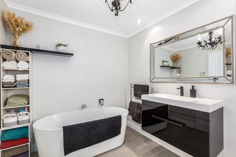 Photo of property in 12 Mossburn Grove, Kelson, Lower Hutt, 5010