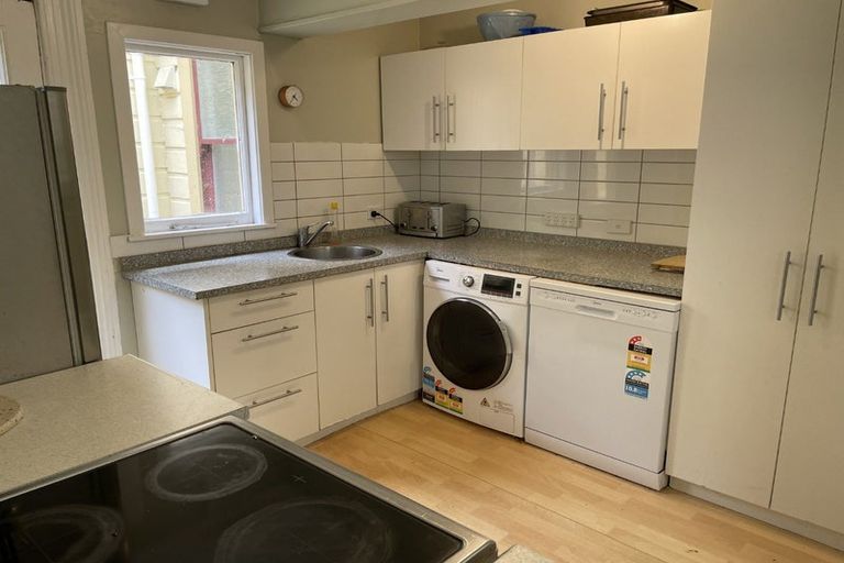 Photo of property in 1/18 Clifton Terrace, Kelburn, Wellington, 6012