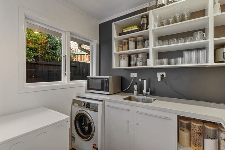 Photo of property in 69 Kervil Avenue, Te Atatu Peninsula, Auckland, 0610