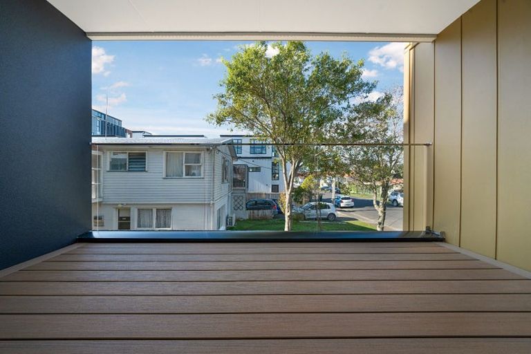 Photo of property in 9b Lomond Street, Takapuna, Auckland, 0622