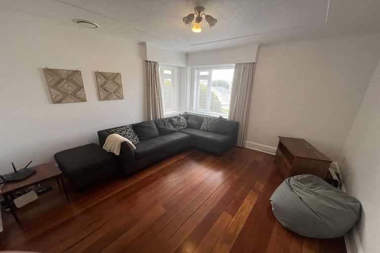 Photo of property in 162 Sutherland Road, Lyall Bay, Wellington, 6022