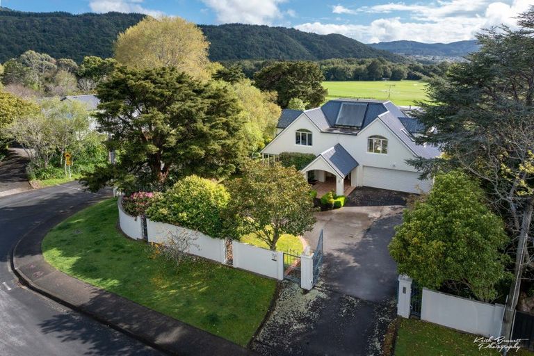 Photo of property in 70 Barton Road, Heretaunga, Upper Hutt, 5018