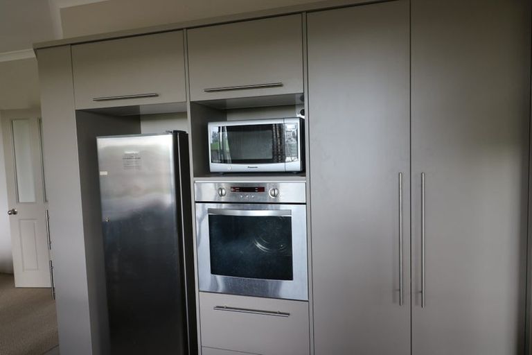 Photo of property in 8 Gibbston Close, Huntington, Hamilton, 3210