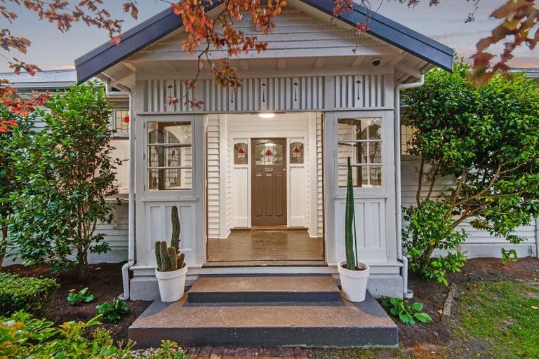 Photo of property in 124 Edward Avenue, Edgeware, Christchurch, 8013