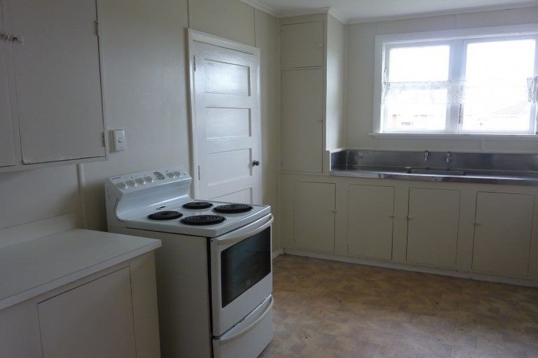 Photo of property in 296 South Road, Hawera, 4610