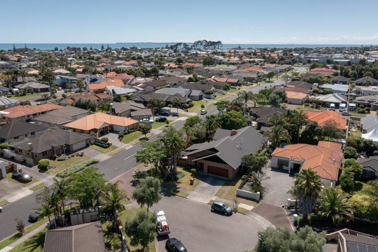 Photo of property in 1 Piha Close, Papamoa Beach, Papamoa, 3118