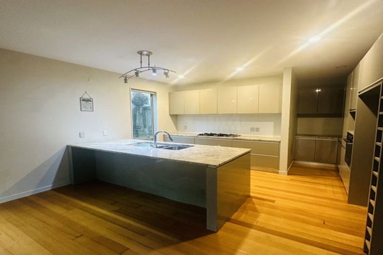 Photo of property in 22 Oak Bark Drive, Schnapper Rock, Auckland, 0632