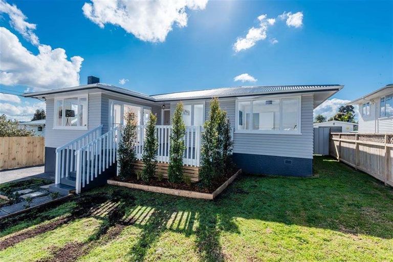 Photo of property in 13 Geordie Street, Henderson, Auckland, 0612