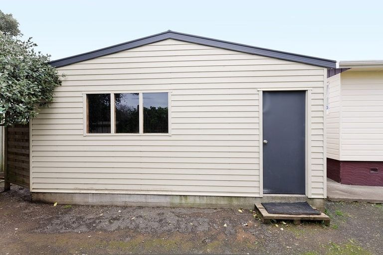 Photo of property in 5 Julian Place, Otara, Auckland, 2023