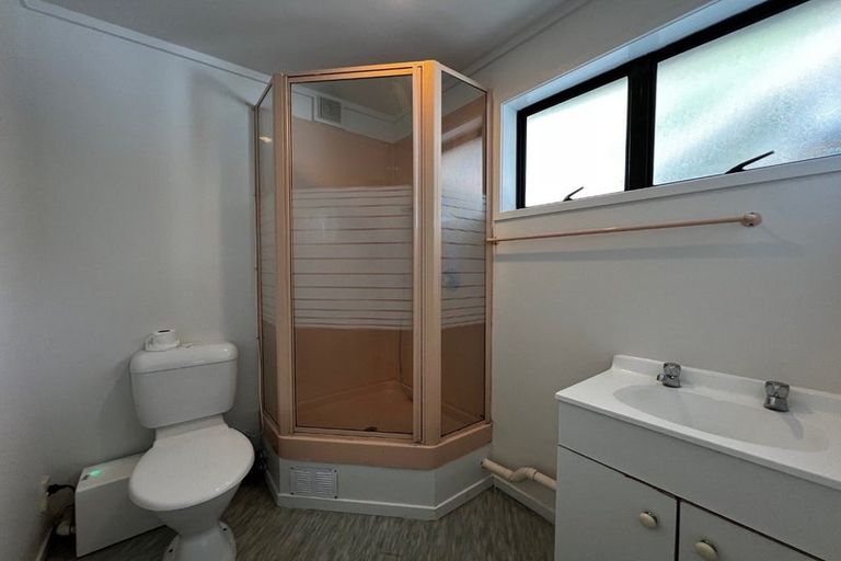 Photo of property in 1/93 Target Road, Totara Vale, Auckland, 0629